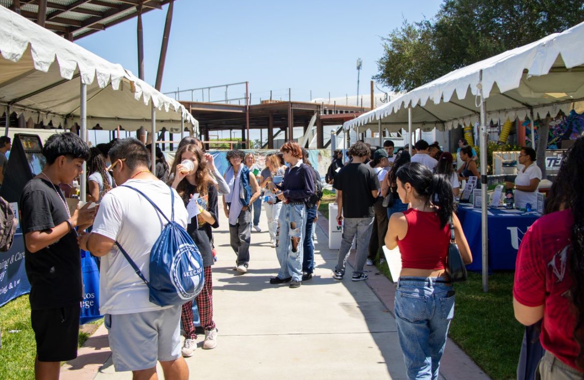 Raquel_Yvette's tweet photo. Welcome Day @cerritoscollege was a huge success! August 16, 2024, over  1,500 Future Falcons &amp; their families connected with 90 departments, services, and clubs at our Booth Fair, joined campus tours, attended workshops, &amp; had fun with our trivia games and Photobooth. https://t.co/Qj59bU5dv5