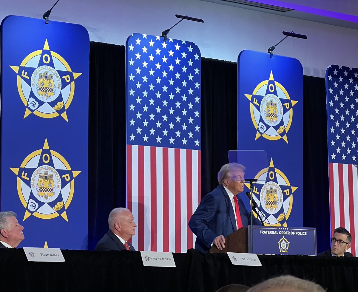 RickFOP86's tweet image. BREAKING: Donald J. Trump officially Accepts the Endorsement of the National Fraternal Order of Police for President of the United States

The Voice of Law Enforcement makes clear they Stand with those who Stand for Police Officers and their Families #JustIn #Support #FOP
