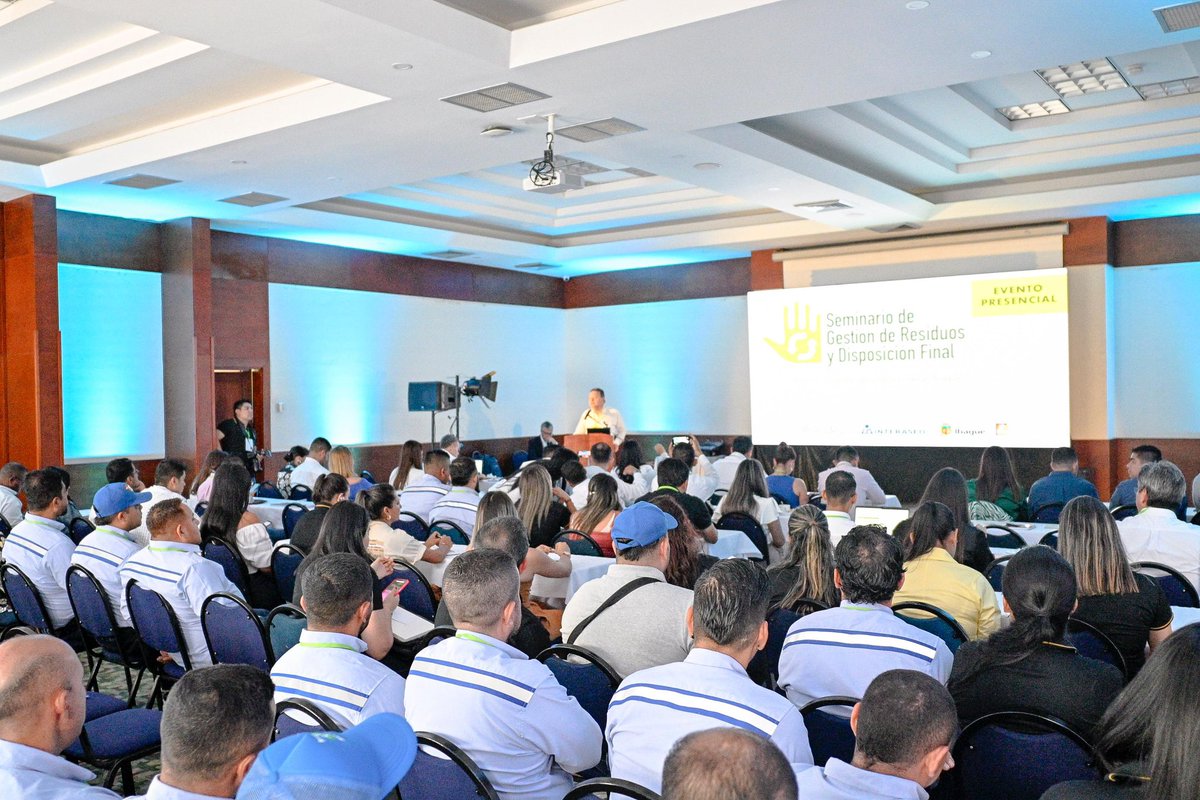 ✅ Participamos del Seminario de Gestión de Residuos y Disposición Final de <a href="/Andesco1/">Andesco</a> y <a href="/GrupoInteraseo/">Interaseo</a>, donde se abordaron temas como: implementación de ODS 🔝 en los PGIRS, estrategias de separación en la fuente 🚮  y transición de rellenos sanitarios a parques ambientales ♻️