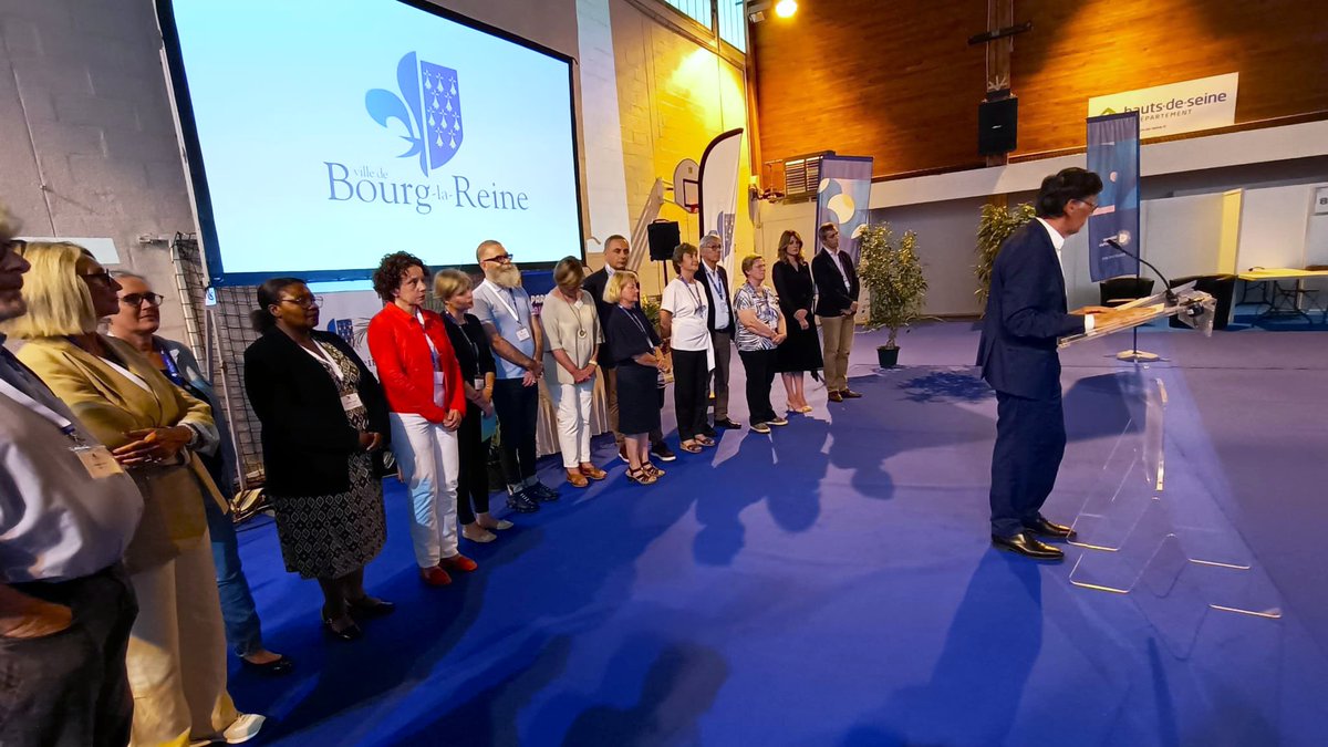 Maud BREGEON (@maudbregeon) on Twitter photo Accueil des nouveaux habitants de <a href="/Ville_de_blr/">Bourg-la-Reine</a> ce soir aux côtés du maire et des élus de la ville, avant l’ouverture du forum des associations ! 🏠 Accueil des nouveaux habitants de <a href="/Ville_de_blr/">Bourg-la-Reine</a> ce soir aux côtés du maire et des élus de la ville, avant l’ouverture du forum des associations ! 🏠