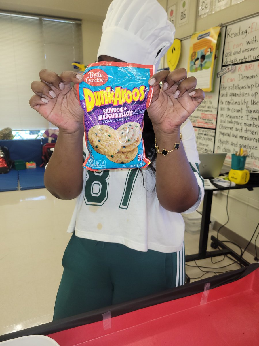 JotaTaylor1's tweet photo. Community Helpers: Surprise Chef Taylor, when meaning learning  experiences are brought to real life. 👨🏾‍🍳 Part I https://t.co/U8jQ8bwM1k