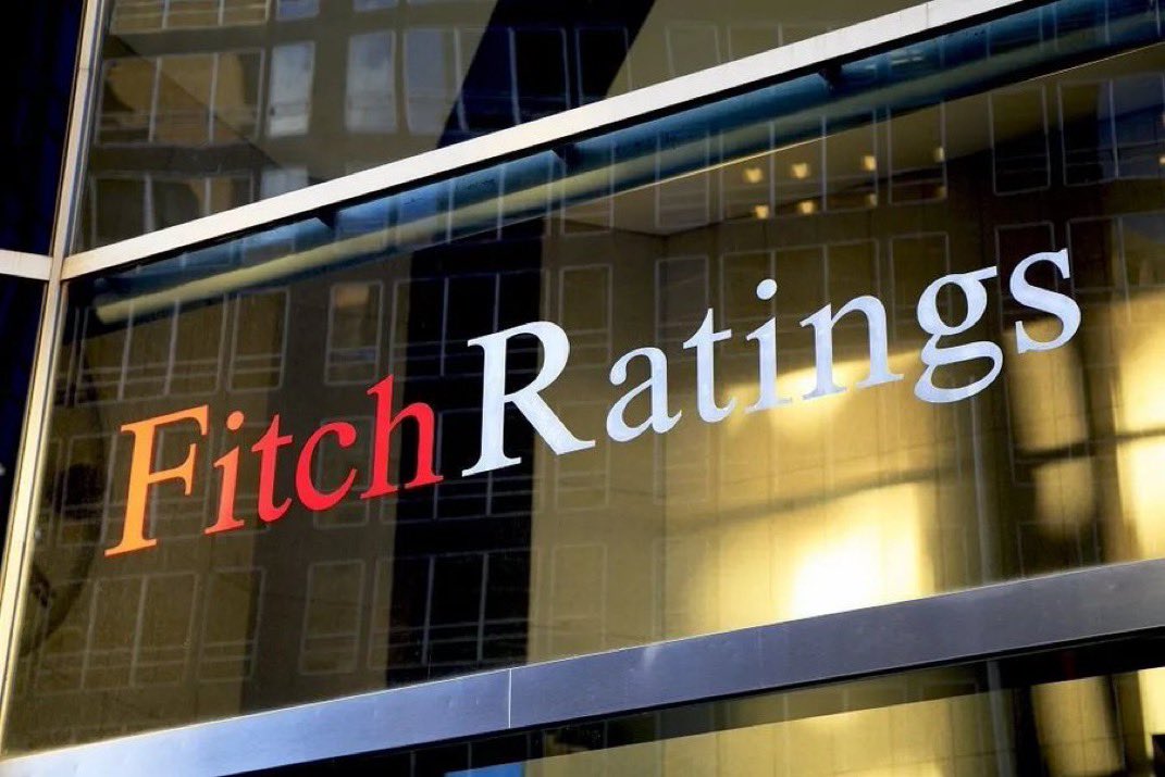 #SONDAKİKA | Fitch Ratings, Türkiye'nin kredi notunu "B+"dan "BB-"ye yükseltti.