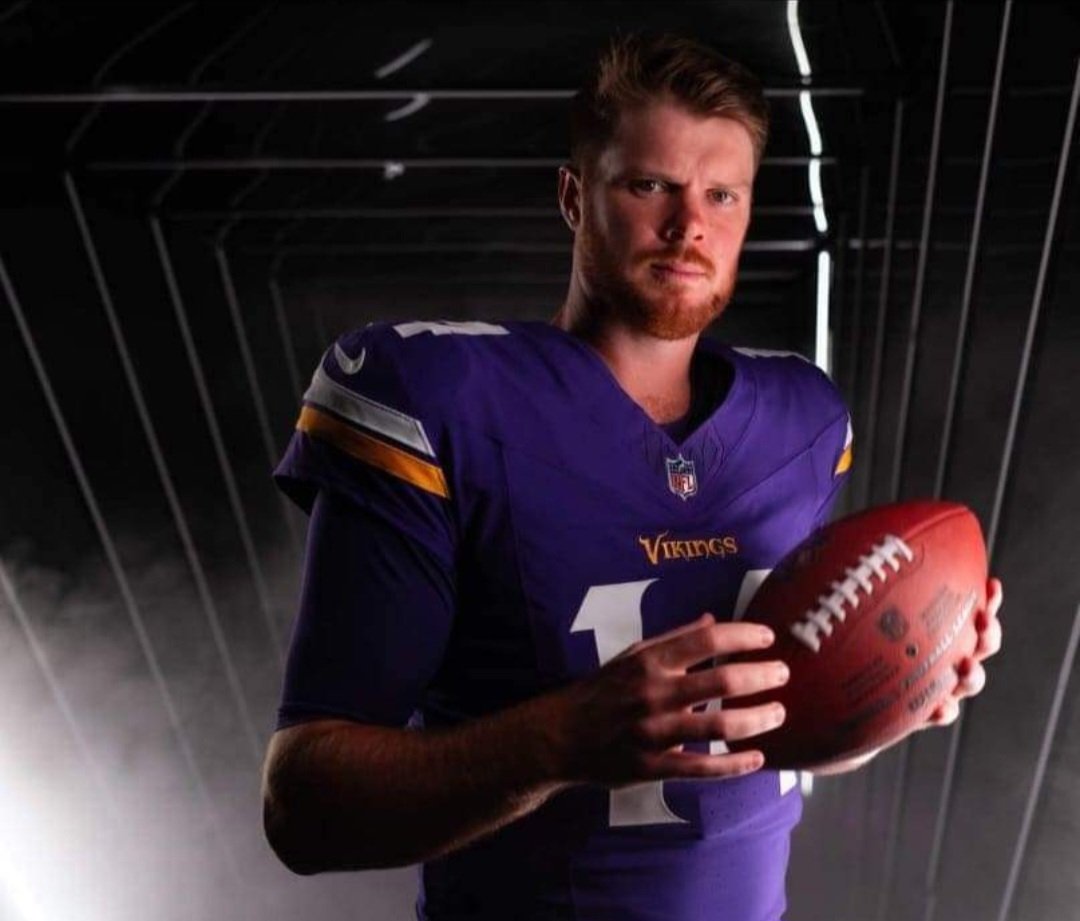 In less than two days I get to see Sam Darnold play quarterback for my football team. Can't believe this my life. Somebody pinch me.