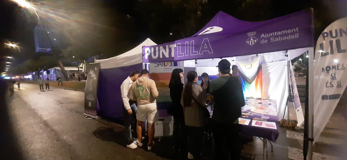 sbddretscivils's tweet photo. #ARA amb els Punts Liles a l'Eix Macià i a Barraques, a la #FMSabadell, informant, assessorant sobre gènere i violències masclistes i lgbtifòbiques. Apropa't!
#Sabadell #FestaMajor
#FMSenseVMniLGBTIfòbiques https://t.co/BUzCm61p2Z