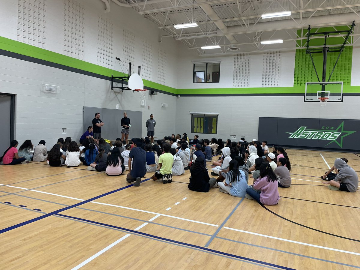 It was incredible to see so many eager students come out to today’s volleyball meeting. Cannot wait to get tryouts going next week. Don’t forget those permission forms Astros! <a href="/DDWPHYSED/">DDW PE & ATHLETICS</a> <a href="/ddwhdsb/">Dr. David R. Williams Public School</a> #astrosonthree