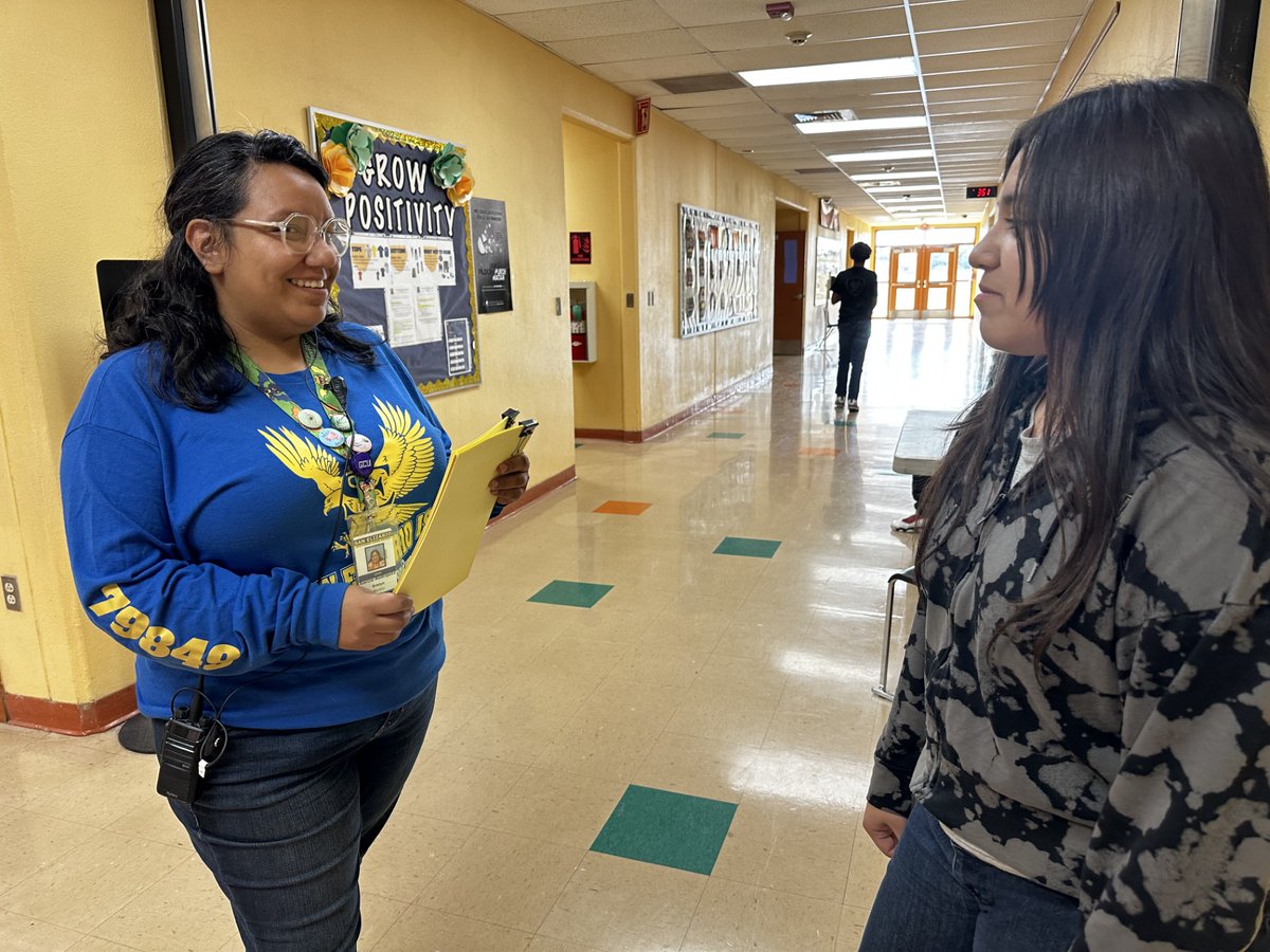 GemsBooktique's tweet image. Make every minute count! Thank you to Ms. Evelyn for reviewing social studies vocabulary while students wait to use the restroom. @GEMS_RSalcido @CoronaAlex_GEMS @Alvarez_SEISD @Brenda_GEMS #supportlearning