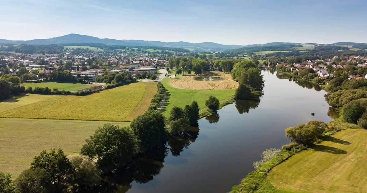 Lo malo atrae, pero lo bueno perdura​ - Por León Tolstoi dlvr.it/TCx0cf