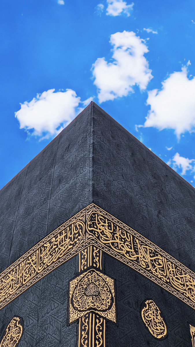 "صباحٌ خيرُهُ لا شَكَّ آتٍ
لِمن وثقوا بِربِّ العالمينا"