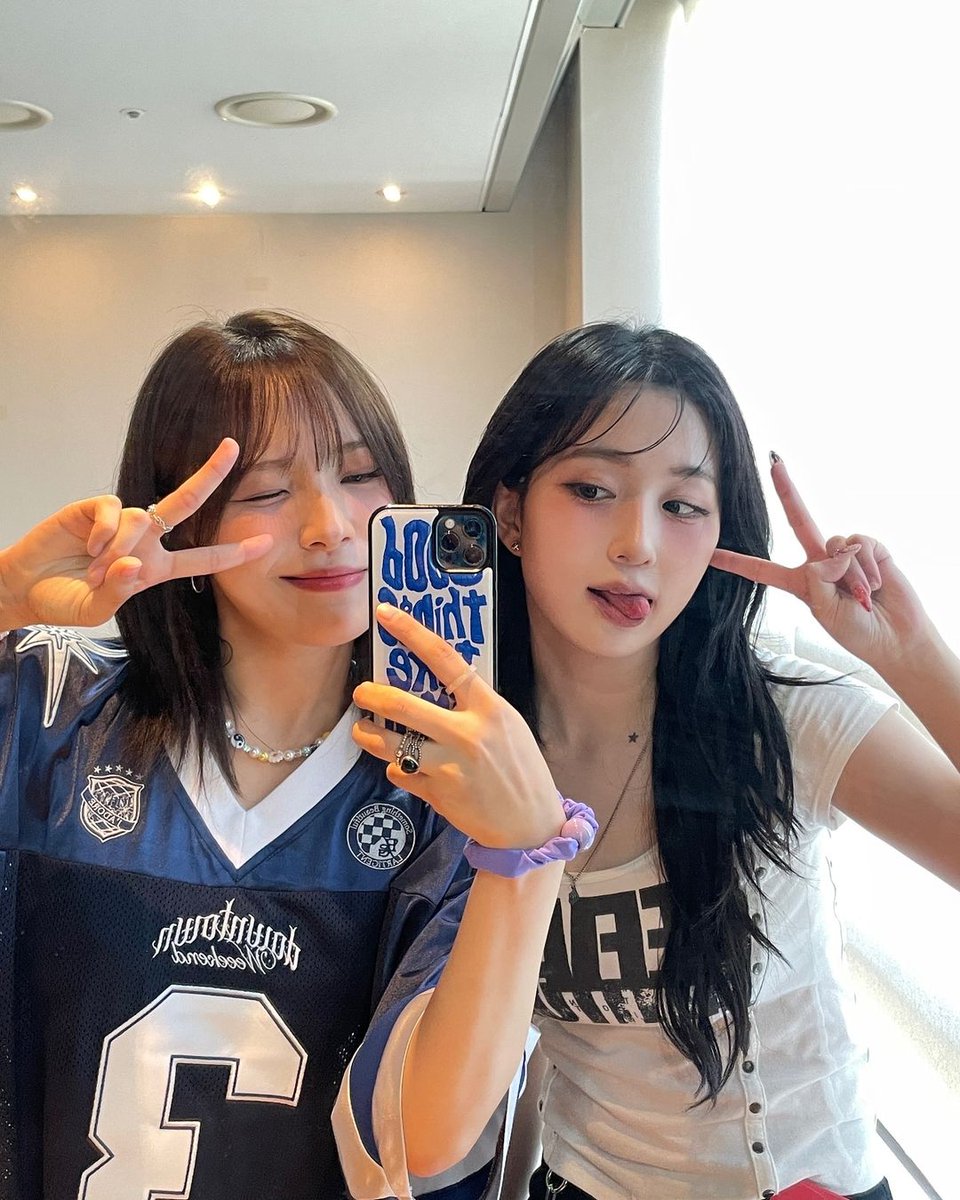 MOO_19990909's tweet photo. 240907 아건밥행☘️ #문수아

해원님이랑 수아랑♡♡ https://t.co/BLda06VO5c
