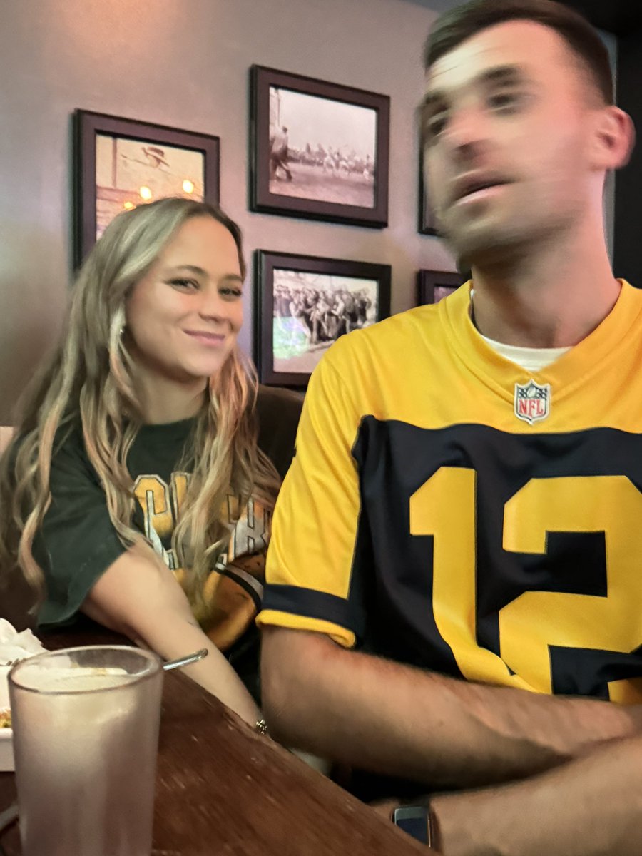 TroyNBC's tweet photo. #Mets #Braves #EaglesNation #PackersvsEagles #Packers Everyone wins tonight! @TomRanzweiler @KateRanzweiler https://t.co/YXe0o6GYPG