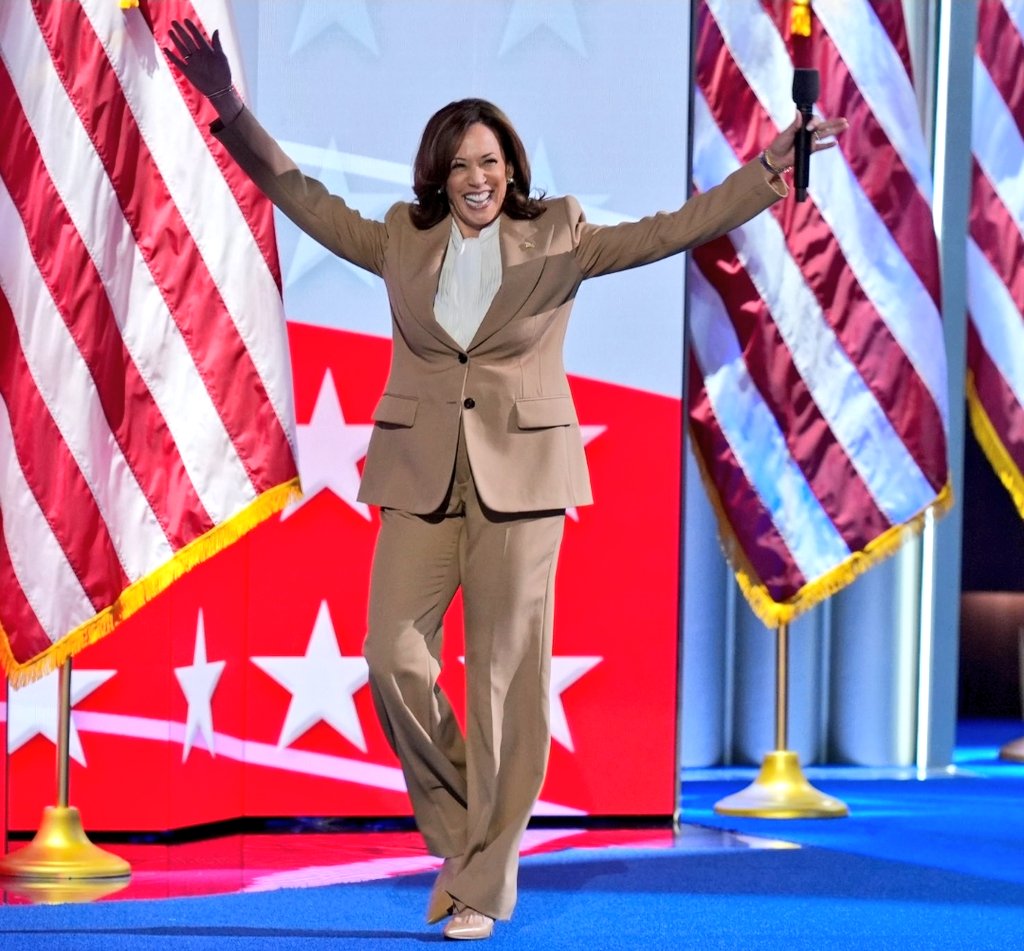 #HarrisWalz2024 
#WeAreNotGoingBack