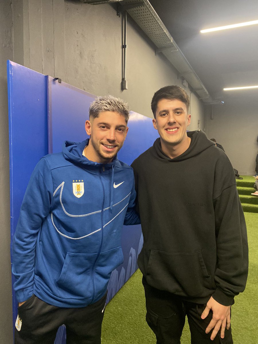 santicap__'s tweet photo. MI AMIGO Federico Santiago 😍 https://t.co/PmY5Oha5y9