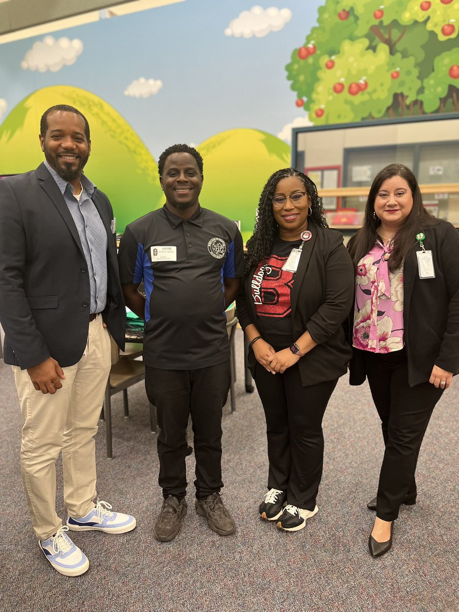 Best_Bulldogs's tweet image. All for Literacy and Literacy for all! We’re investing in the “Best” partnerships for our students. #AliefISD #AliefProud @AliefISD @AISDSupe @BClarkleads