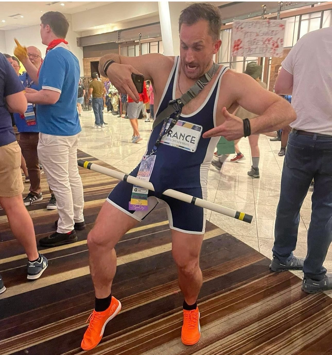 Live On The Chat on X: "French pole vaulter Anthony Ammirati Halloween  costume https://t.co/vJzUTeOY1T" / X
