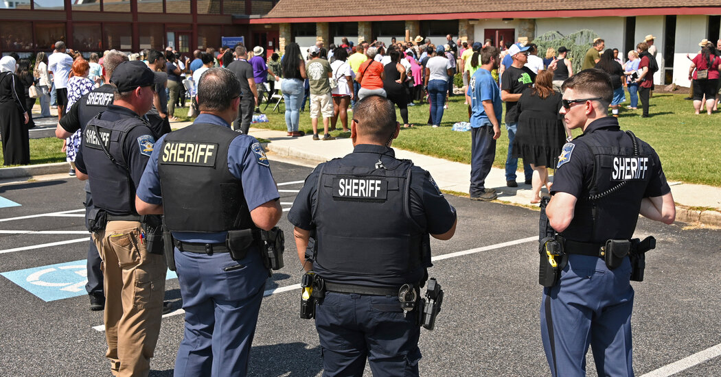 HiFikidsDotCom's tweet photo. One Student Kills Another in Dispute at Maryland High School, Authorities Say https://t.co/qEgh2wLhRL https://t.co/nYTD6cB6Ys