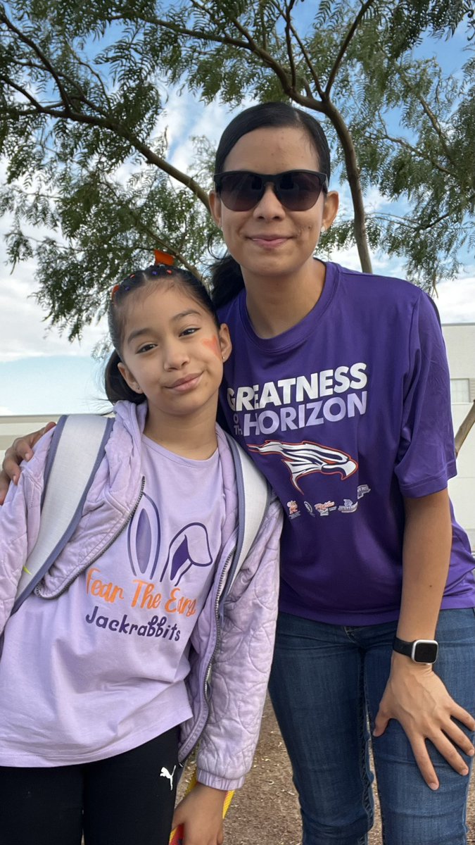 Spadilla_BNES's tweet photo. Eastlake Homecoming Dress up week, Friday: Spirit Day @BNarbuth_ES @Eastlake_HS https://t.co/MV5Y1dFnBN