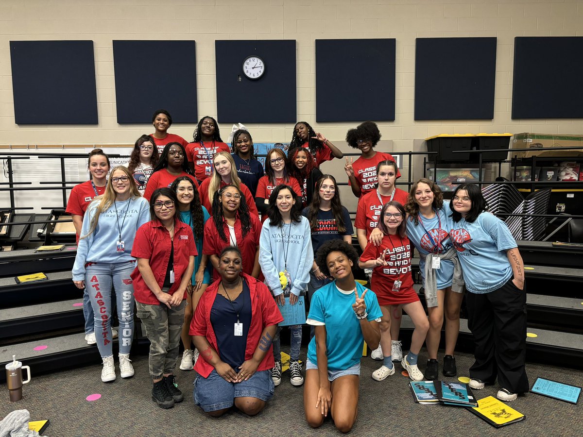 Who’s got spirit? WE DO!!!! LOVED seeing all the choir kids show off their school spirit today for our first pep rally! Go eagles!! #atascocitachoir #unitedwesing <a href="/HumbleISD_AHS/">The Atascocita HS</a> @wlmschoir <a href="/tigerchoirs/">AMS_TigerChoirs</a> <a href="/AHSEaglesMedia/">AHS Eagles Media</a>