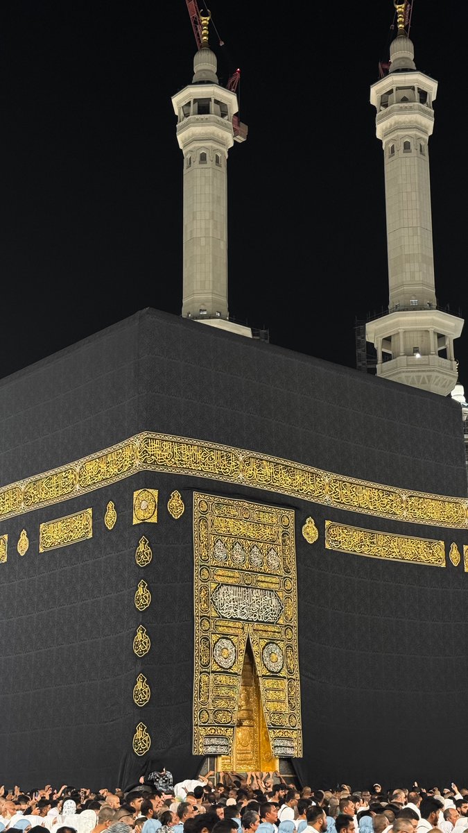 Cvd2_'s tweet photo. طاب اللِقاء وارتوى القلب، الحمدلله على تمام العمرة ، اللّهم تقبّل منا ولا تترك لنا دعاء إلا وقد أجبته ، ولا ذنباً إلا غفرته ، اللهم أجعلها عمرةٌ مقبولة وسعيًا مشكورًا وذنبًا مغفورًا و دعاءً مستجاباً 🤍 https://t.co/bhHB0bz4MX