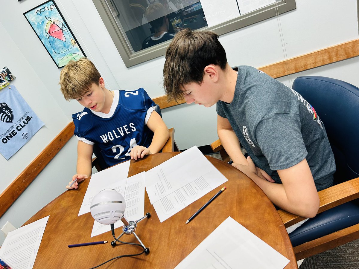 IWMSWolves's tweet image. These “Wolves of the Week” rocked it on air with the IWMS podcast! 🎙️@LCteach_learn @Bclaypool63 @dreiling_grant @IwmsPta