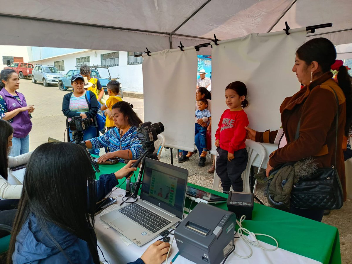 👥 Con el objetivo de garantizar el derecho a la identidad, se atendió a 108 personas, incluyendo niños menores de 2 años, mujeres embarazadas, adultos mayores y personas con discapacidad. De ellos, 27 recibieron su cédula por primera vez y 81 realizaron renovaciones.