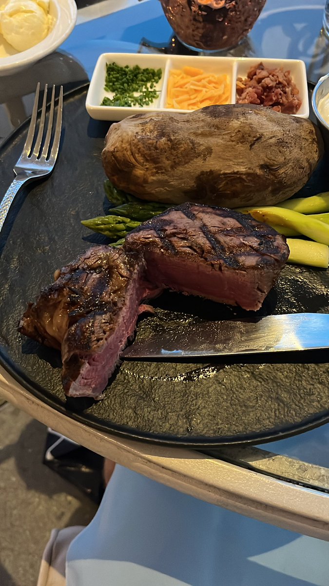 Jacks0n_Cohen's tweet photo. Filet just cause @blarkemalark recommended! https://t.co/Uizpwh2Keh