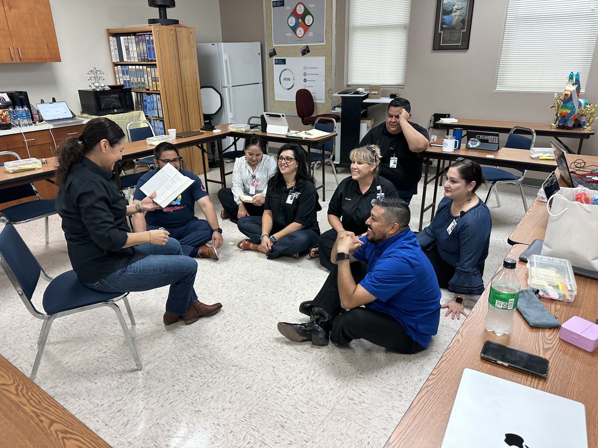 It’s National Book Day and our Instuctional Support Services team is celebrating with a read-aloud led by Mrs. Dalia Garcia. We love to see all members of our district community be intentional about reading 📚#hcisdlibraries #nationalbookday #DropEverythingandRead