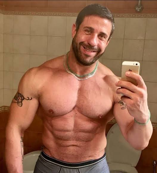 I'm vers 
dm if you want to get fucked