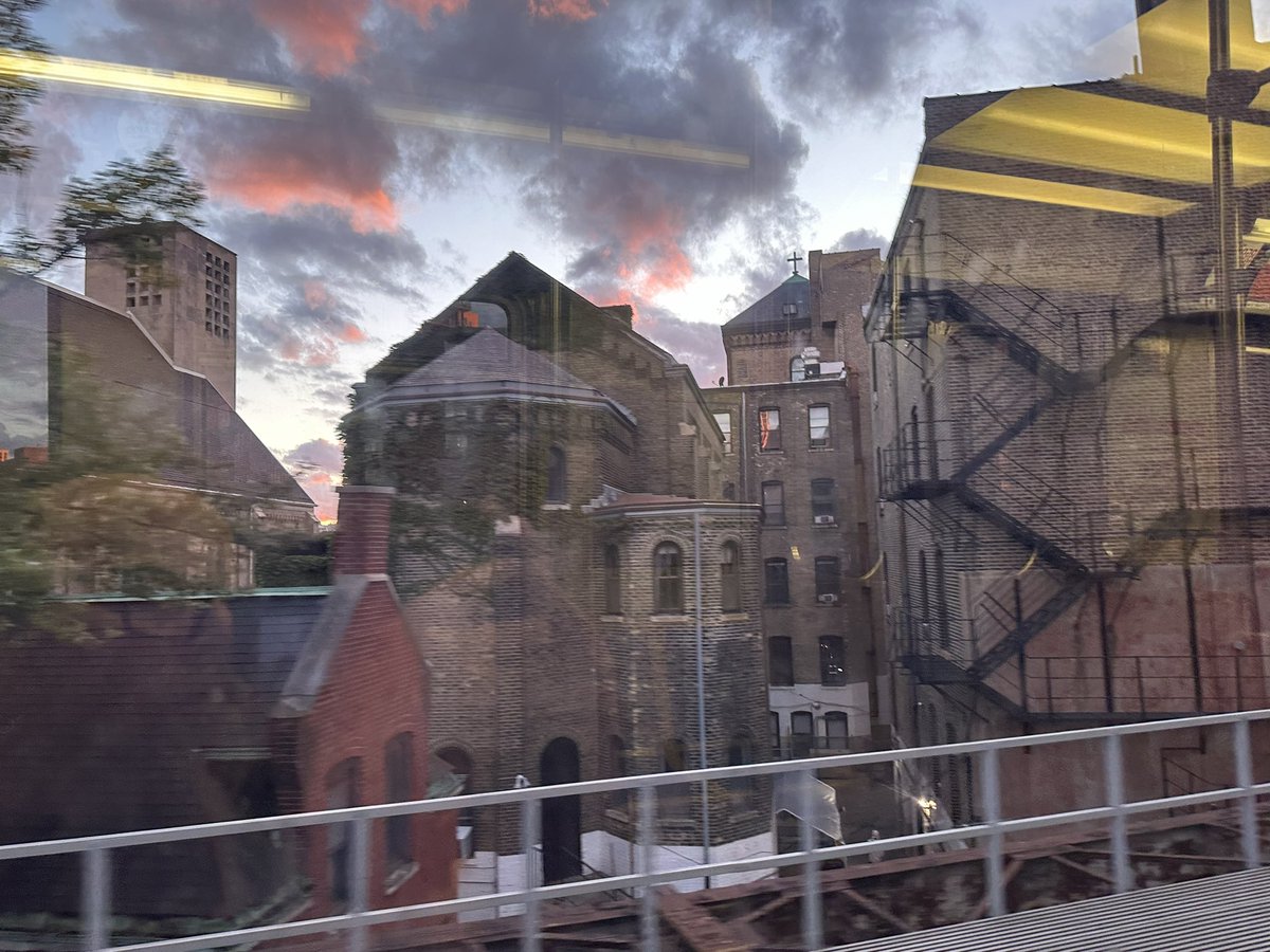 Whatsmydrink's tweet image. This city is gorgeous #Chicago #brownline