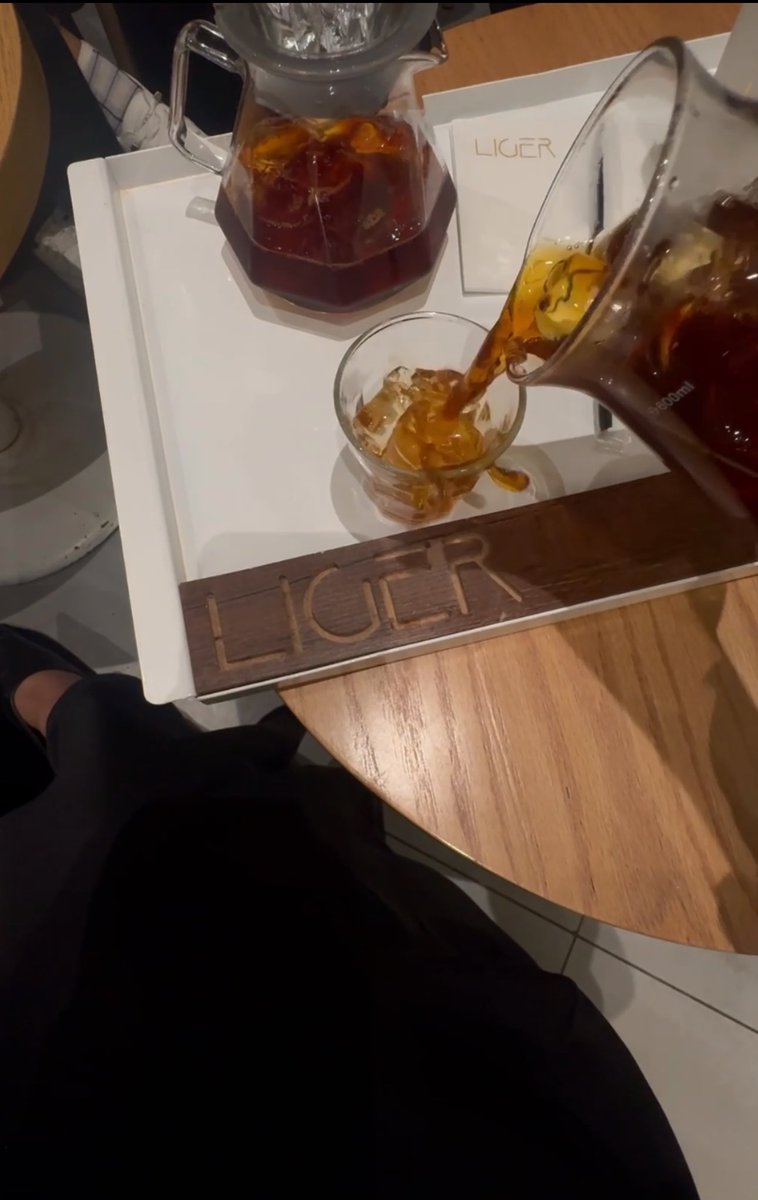 أنت في هالدنيا 
نظر عيني
 مُنايَ 
و مَطمعي
💗🌷