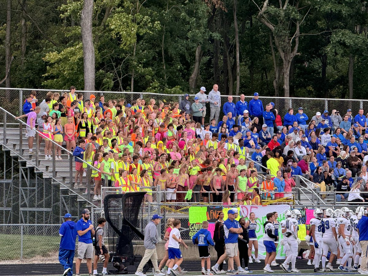 This is a reason <a href="/BishopChatardHS/">Bishop Chatard High School</a> is the  defending #TheZone8 BANNER CHAMPS!

That’s how you travel to support your team! 

We 👀you! 

#WeWantTheBanner <a href="/WISHNews8/">WISH-TV News</a>