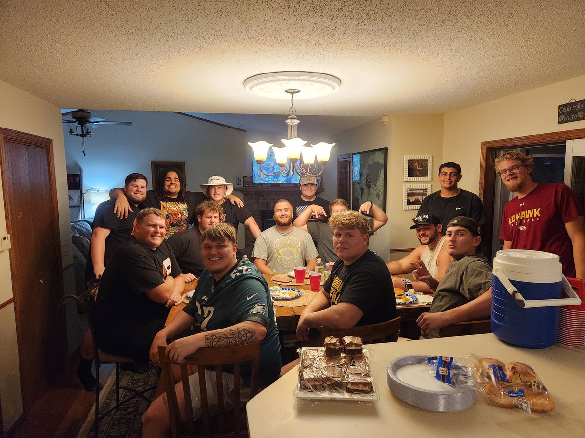 Great OL dinner to kick off the season, The KO-LINE is ready to set the tone!