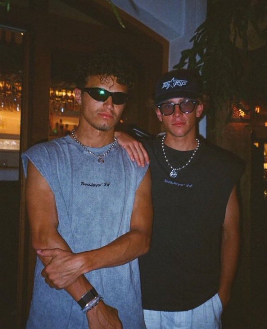 LN4podium's tweet image. ALL IN 24 HOURS??? HOW IS A GIRL SUPPOSED TO LIVE?????