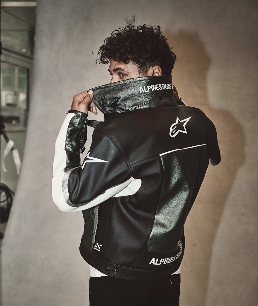 LN4podium's tweet image. ALL IN 24 HOURS??? HOW IS A GIRL SUPPOSED TO LIVE?????