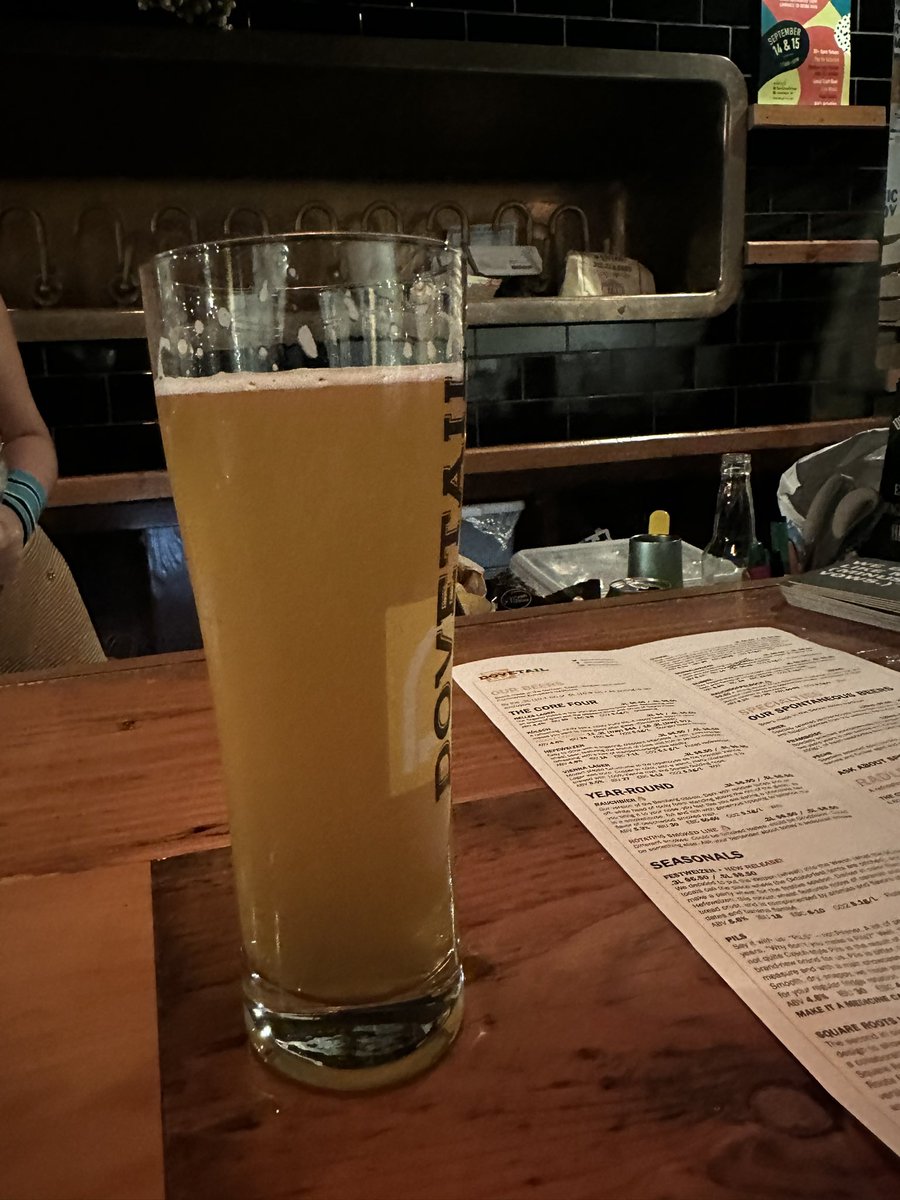 Whatsmydrink's tweet photo. The best Kölsch in the city #Chicago #dovetail https://t.co/Rlp4Km1eQQ