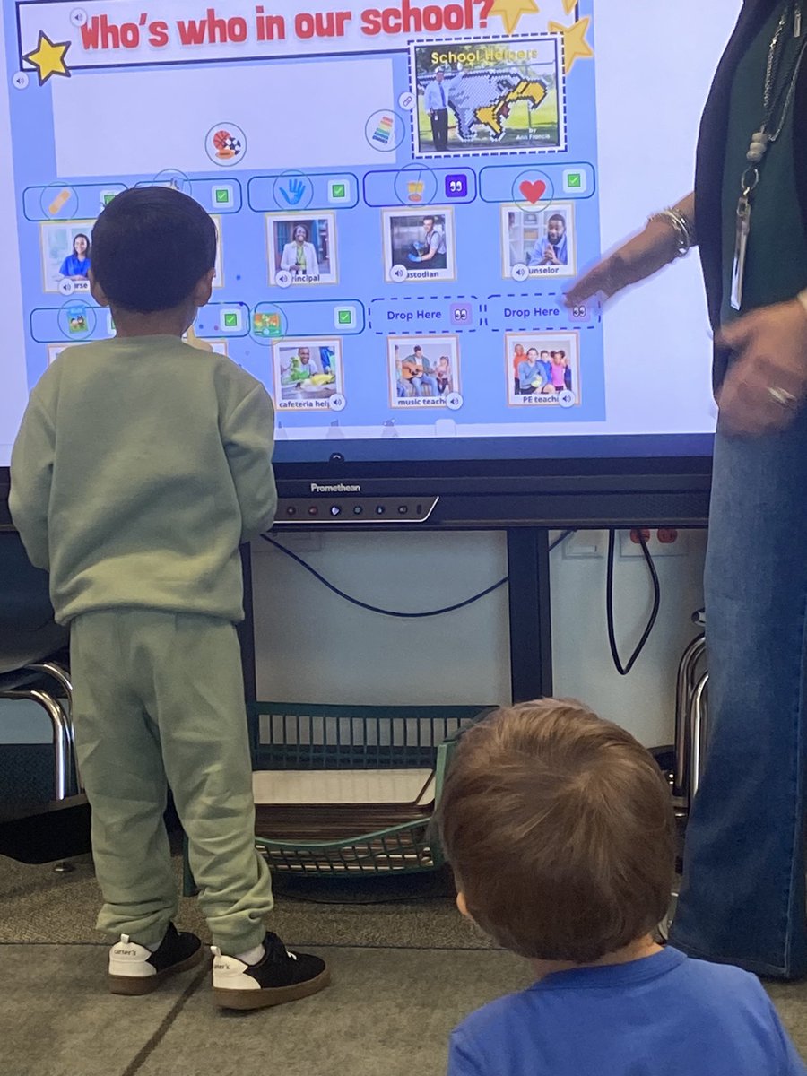 MrsMayberryPreK's tweet photo. We had a special guest in our classroom today. It was a great day of learning for the students and teacher. 😉 My kids can’t wait for their next Seesaw activity! Thank you @librareprincess for the visit. #TinyButMighty #ThompsonIsExcellence  @thompsoncougars https://t.co/zcPzqLKRVW