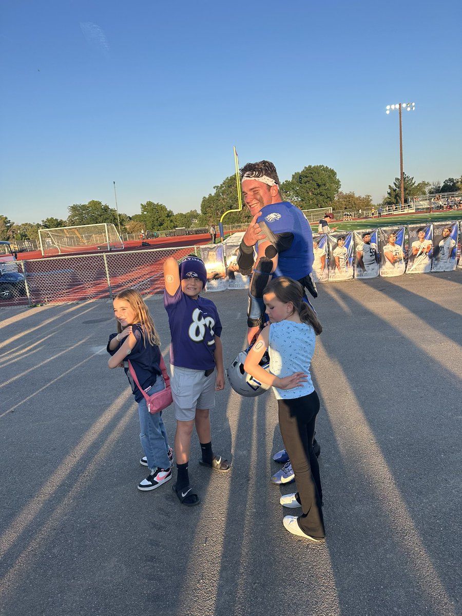 SCE_Principal's tweet photo. Principal Perks: Taking our 3  students w/ Type 1 diabetes to meet @CT_Worley before the @BroomfieldFtbl game. Our families can’t thank him enough for making time to meet w/ us &amp; be such a positive role model for these young Eagles &amp; the community! #GoEagles #T1Strong https://t.co/ZRKeItwa7J