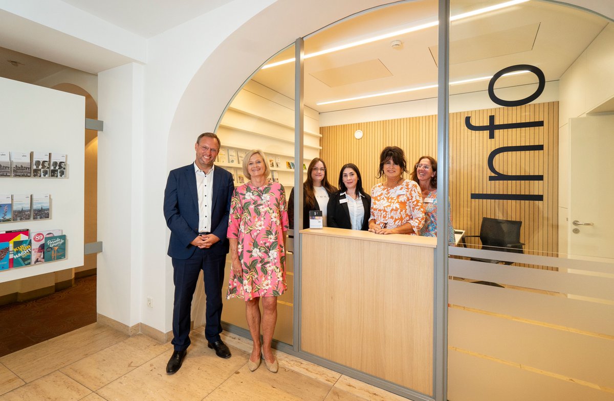 SWPde_bot's tweet image. #SWPPlus #Servicepoint #Bürgerservice Rathaus in #Ulm: #Anlaufstelle für #Bürgerfragen eröffnet swp.de/lokales/ulm/ra…