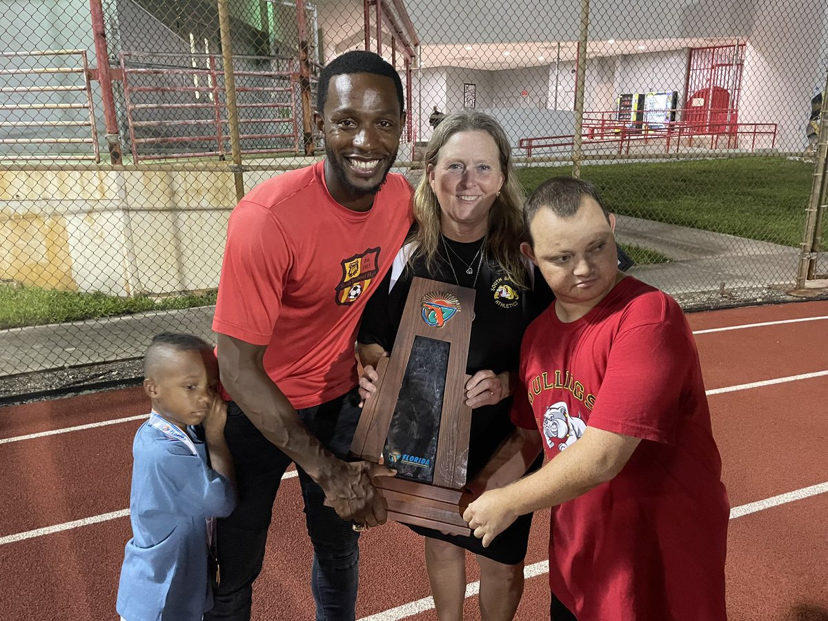 Debra Hixon (@debbi_hixon) on Twitter photo It was an exciting night on the South Broward field tonight. They won the game against Cooper City 40-15 and the SBHS Boys State Championship Soccer team received their beautiful rings at half time ⚽️🏆 🎉! It was an exciting night on the South Broward field tonight. They won the game against Cooper City 40-15 and the SBHS Boys State Championship Soccer team received their beautiful rings at half time ⚽️🏆 🎉!