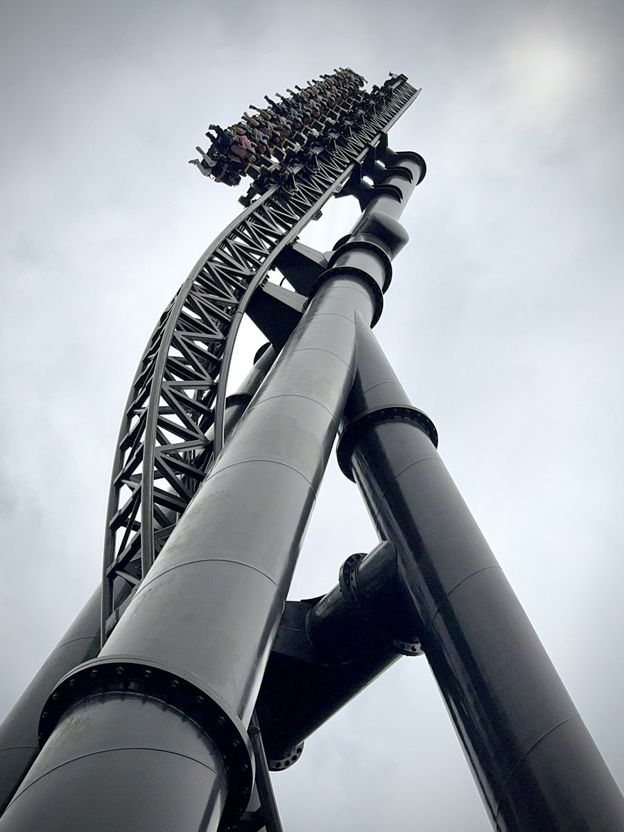 台湾一発目のジェットコースターは六福村テーマパークの『Screaming