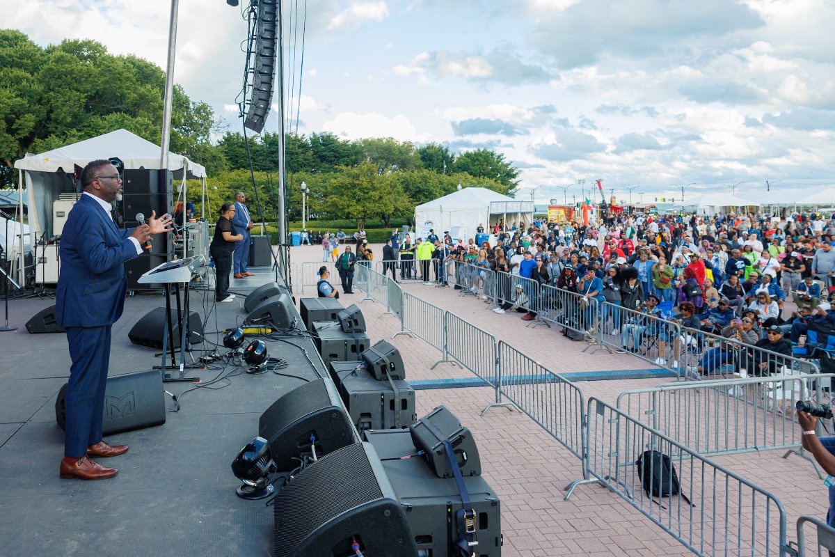 Great first day at the #TasteOfChicago! 🌆 Head over to Grant Park this weekend for one of the best events our city has to offer. Enjoy the delicious mix of food, music, and art, and a big shoutout to the small businesses, vendors, musicians, and artists from every corner of the
