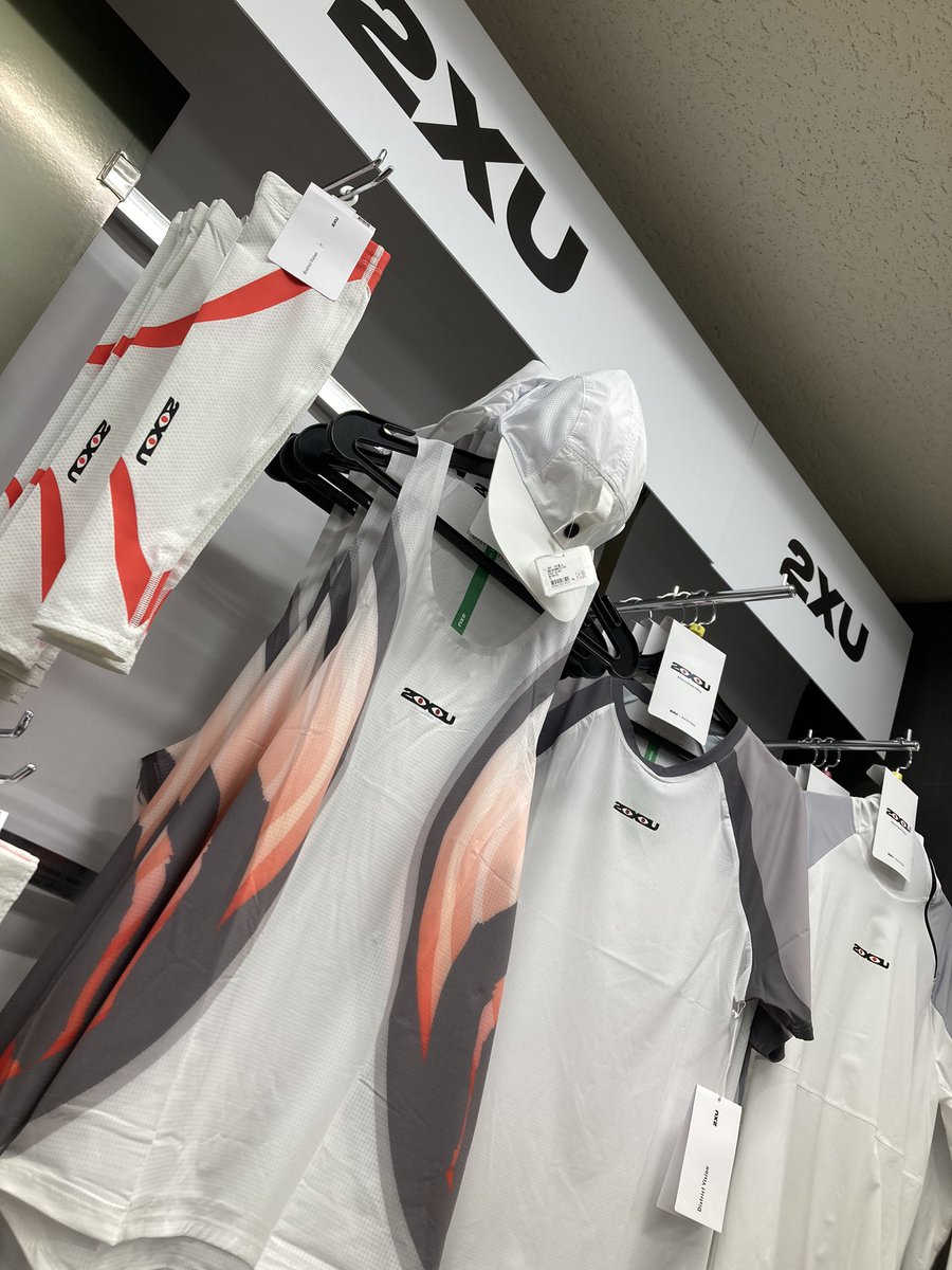 美品 2XU x District Vision アームカード Sサイズ 【公式通販】