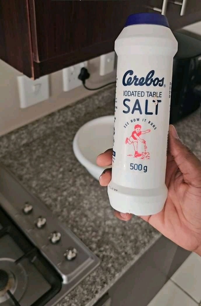 ThulaniWillem's tweet image. This is how it&apos;s done, I use it to marinate wings, and you can see the final product. Mhm🤭😋 @Cerebos_SA
@Georgekhoza007 @LecbaMo @SindisiweKune10
#Cerebos #SeeHowItRuns #MoreThanJustSalt #Braaimonth #CerebosBBQBraaiSalt #Streetfood #Braai