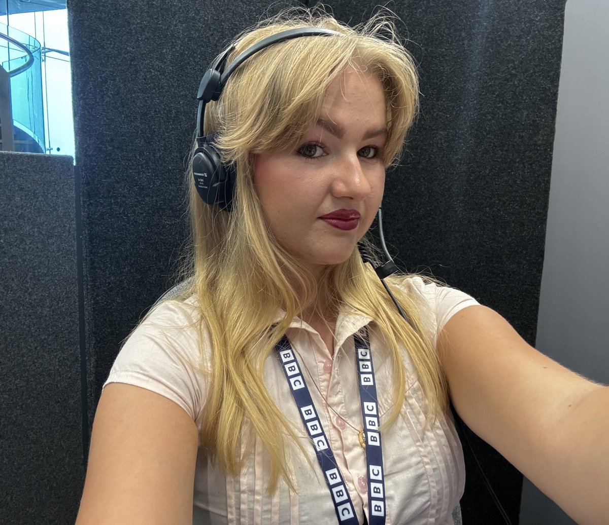 First solo autocue and night PA shift as a freelancer ✔️ 

Feels great to be a part of the team on both sides of the newsroom - looking forward to learning as much as I can!