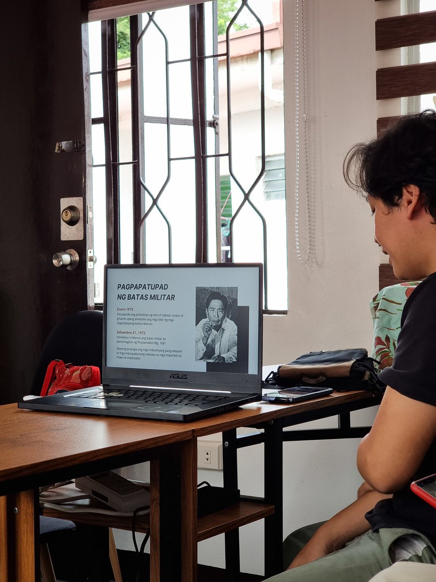 Picture lang ✊🏼🇵🇸 (@picturelang_) on Twitter photo with <a href="/maydaymidya/">Mayday Multimedia</a> dito sa <a href="/laborarchiveph/">Philippine Labor Movement Archive</a>: discussion on Martial Law, EDSA People Power, the General Strike of 1989, and the important role of the Labor Movement in overthrowing oppressive regimes. habol po tayo! ✊🏽🔥
#NoToHistoricalRevisionism
#MartialLaw52 #StandWithWorkers with <a href="/maydaymidya/">Mayday Multimedia</a> dito sa <a href="/laborarchiveph/">Philippine Labor Movement Archive</a>: discussion on Martial Law, EDSA People Power, the General Strike of 1989, and the important role of the Labor Movement in overthrowing oppressive regimes. habol po tayo! ✊🏽🔥
#NoToHistoricalRevisionism
#MartialLaw52 #StandWithWorkers