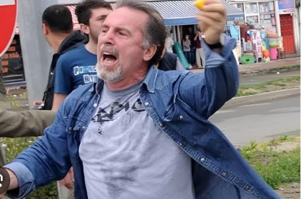 KESK1995's tweet image. Trabzon Ağır Ceza Mahkemesinde
Metin LOKUMCU’nun katillerinin yargılandığı davada tüm sanık polislere mahkeme tarafından beraat kararı verildi. 
Metin Lokumcu’nun mücadelesinden aldığımız kararlıkla, Metin öğretmenin adını,anısını,mücadelesini, mücadelemizde yaşatacağız.…