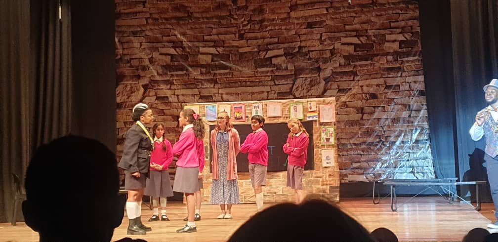 MsMabaleka's tweet image. Feels good to be back on stage. I am the #Trunchbull ha ha ha. 2 shows today and more next week.

#marvelousmatilda