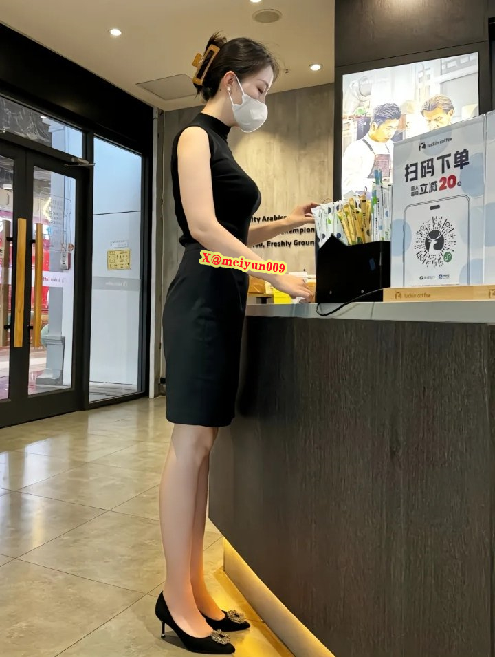 口罩遮不住阿姨的风韵气质 https://t.co/nBQV2bJeH9