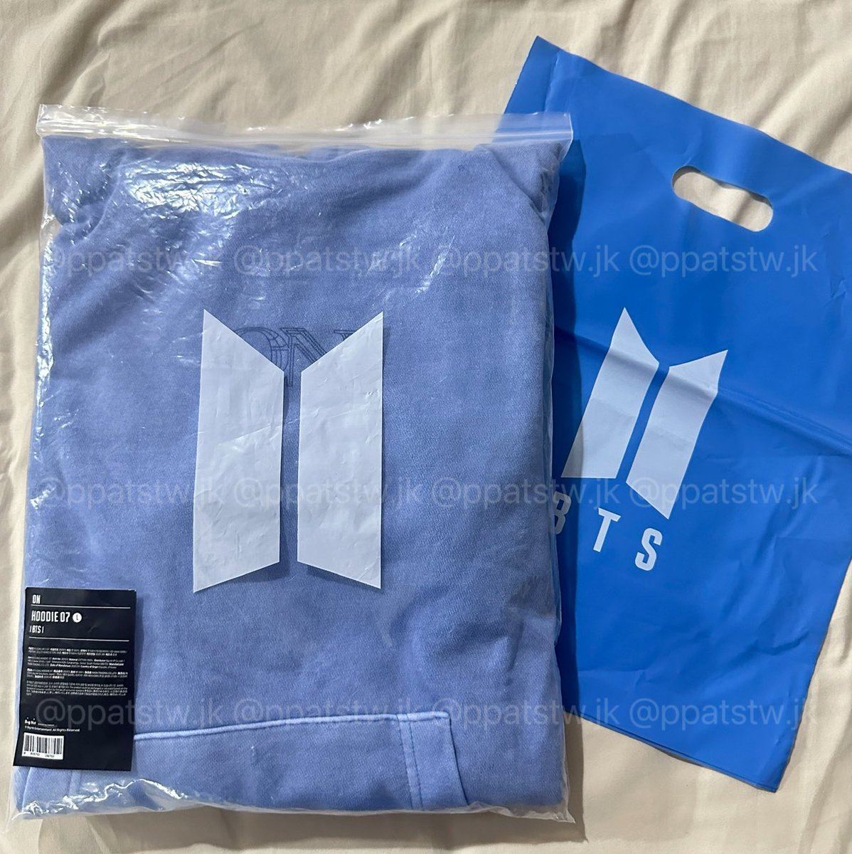 ppatstwjk's tweet photo. เสื้อ ฮู้ด BTS Map of the Soul ON Hoodie 07 
Size L   
❣️ 1590 ฿ 
พิมพ์ F ราคา  ใต้เมนชั่น https://t.co/4GSKASNrza