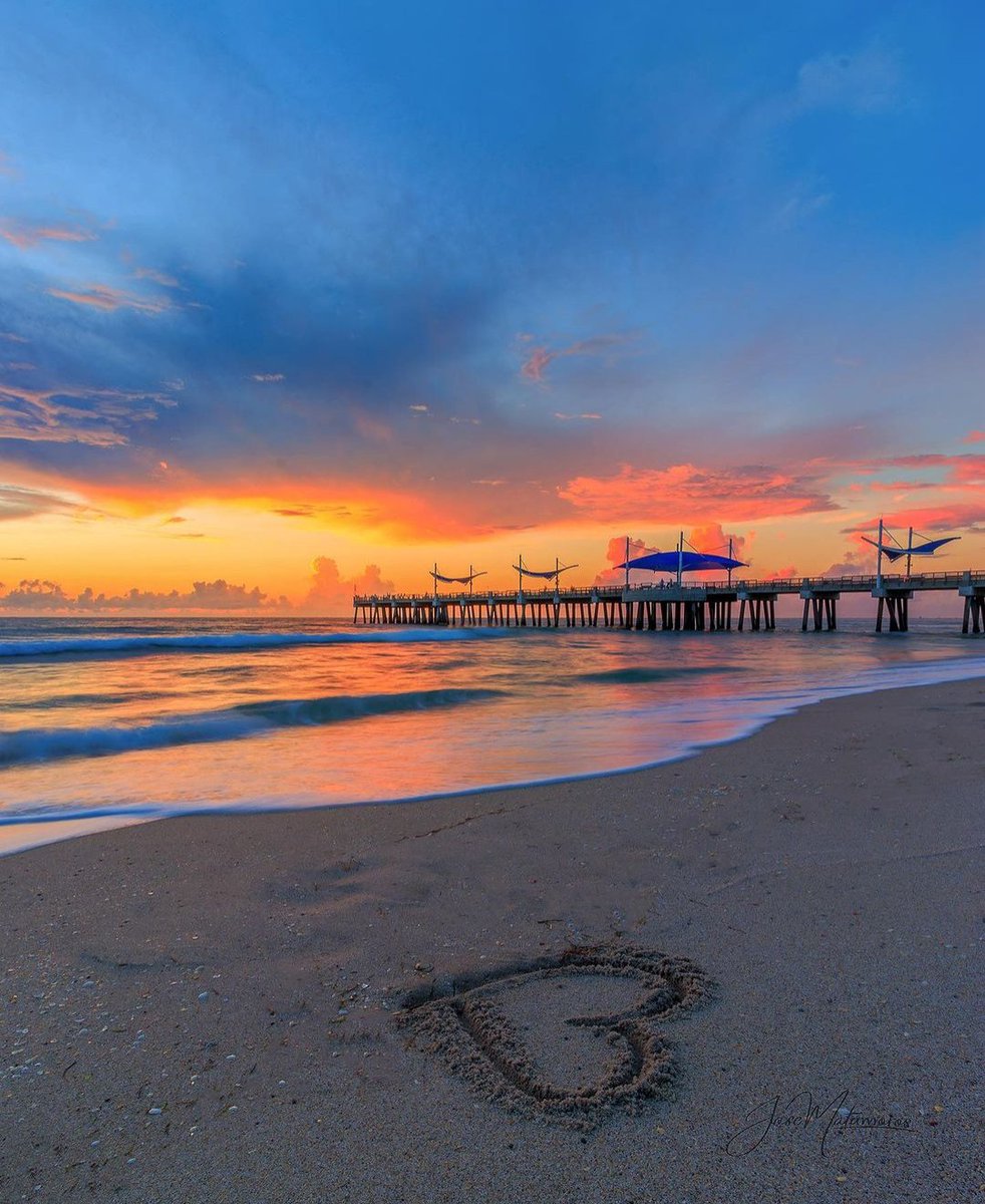 visitlauderdale's tweet photo. Views like these are worth that early wake-up call. 🫶

📍: Pompano Beach

📸: josematamoros1

#visitlauderdale #pompanobeach https://t.co/IMF8fabADb