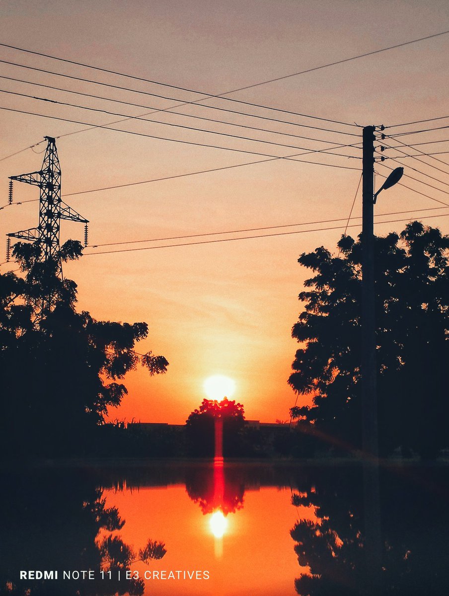 Emmanuel__Etum's tweet photo. ๐๐ค๏ธโจ๐ฑ
#Xiaomiimagery
#CaptureIconicSunlight
#Goldenglowup https://t.co/Whc6Fe3YtM